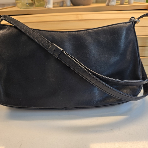 Kenneth Cole Black Leather Shoulder Bag - Picture 13 of 14